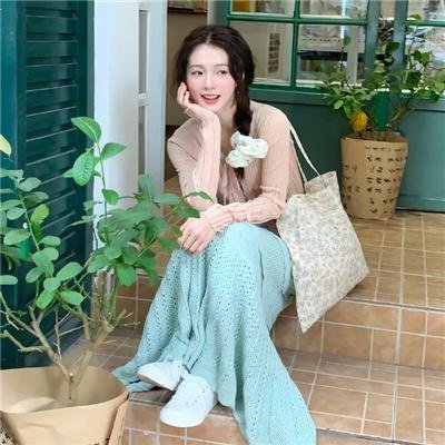 滚女揾老衬